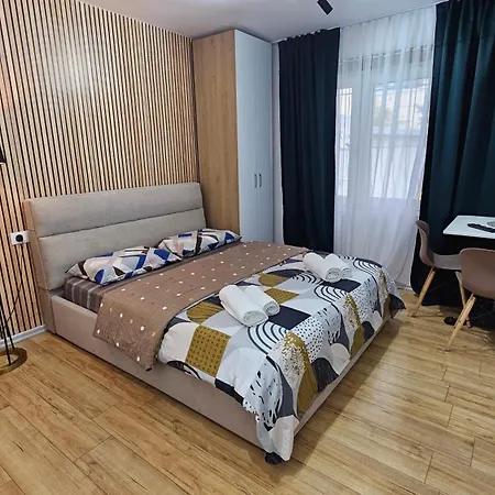 Next To Coco's Apartman Tirana